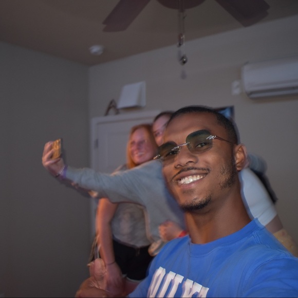 Meet your Posher, Corey - Picture 1 of 1